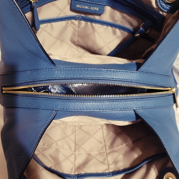 Michael Kors Handbag - Picture 8 of 13